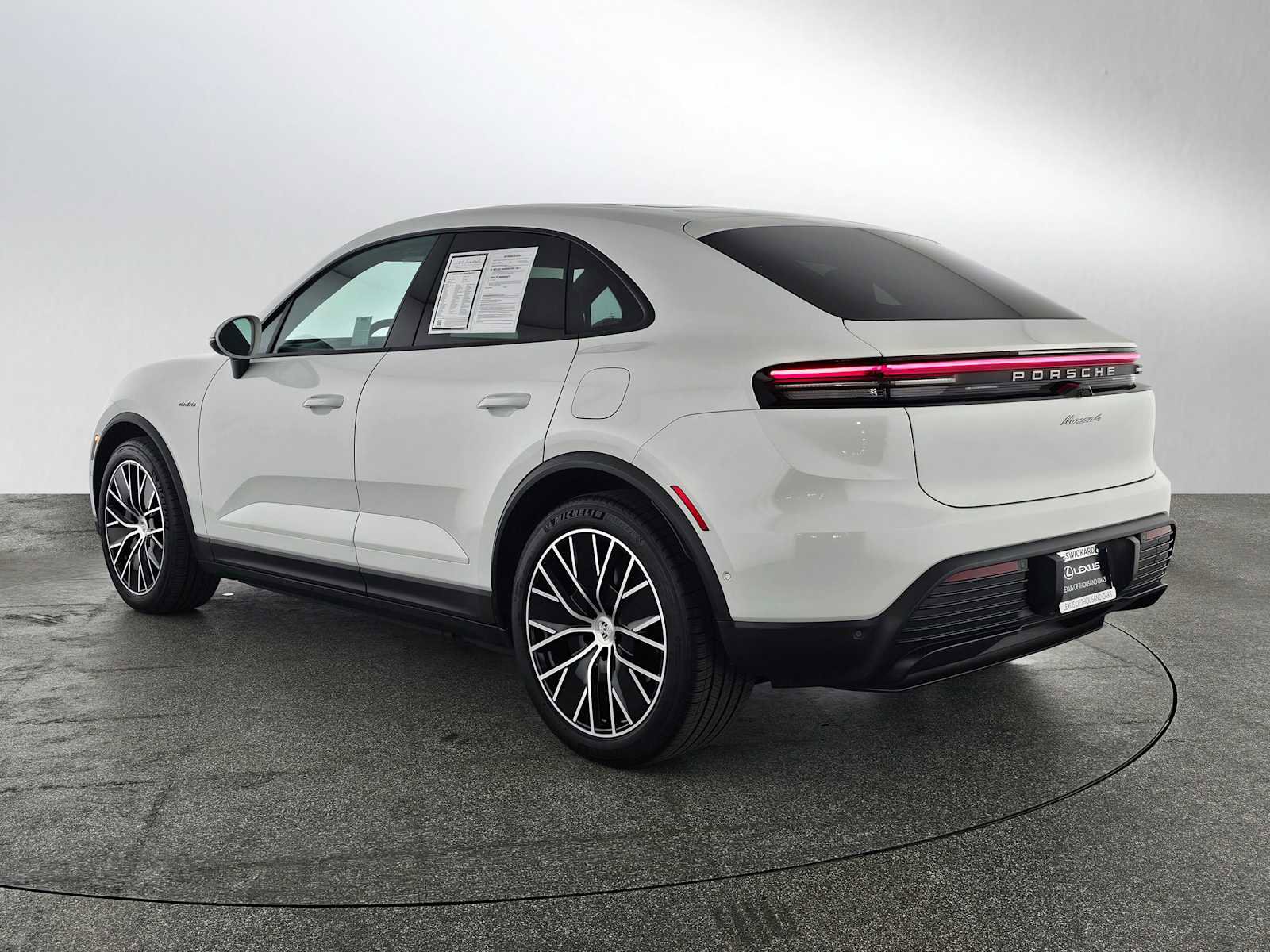 Used 2024 Porsche Macan 4 Electric image 5