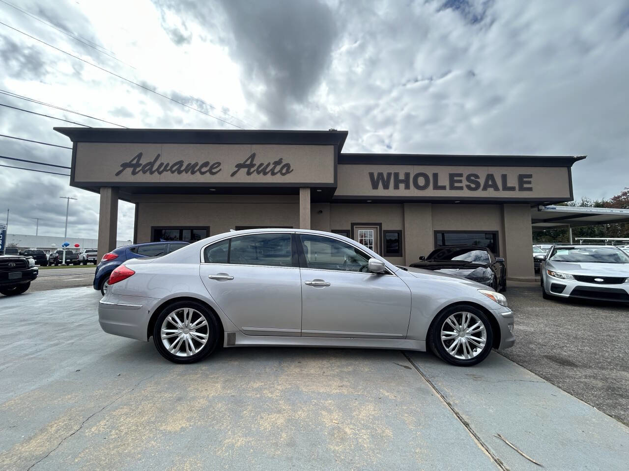 Used 2013 Hyundai Genesis 3.8 w/ Technology Pkg