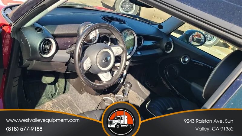 Used 2009 MINI Cooper Clubman Hardtop FWD image 6