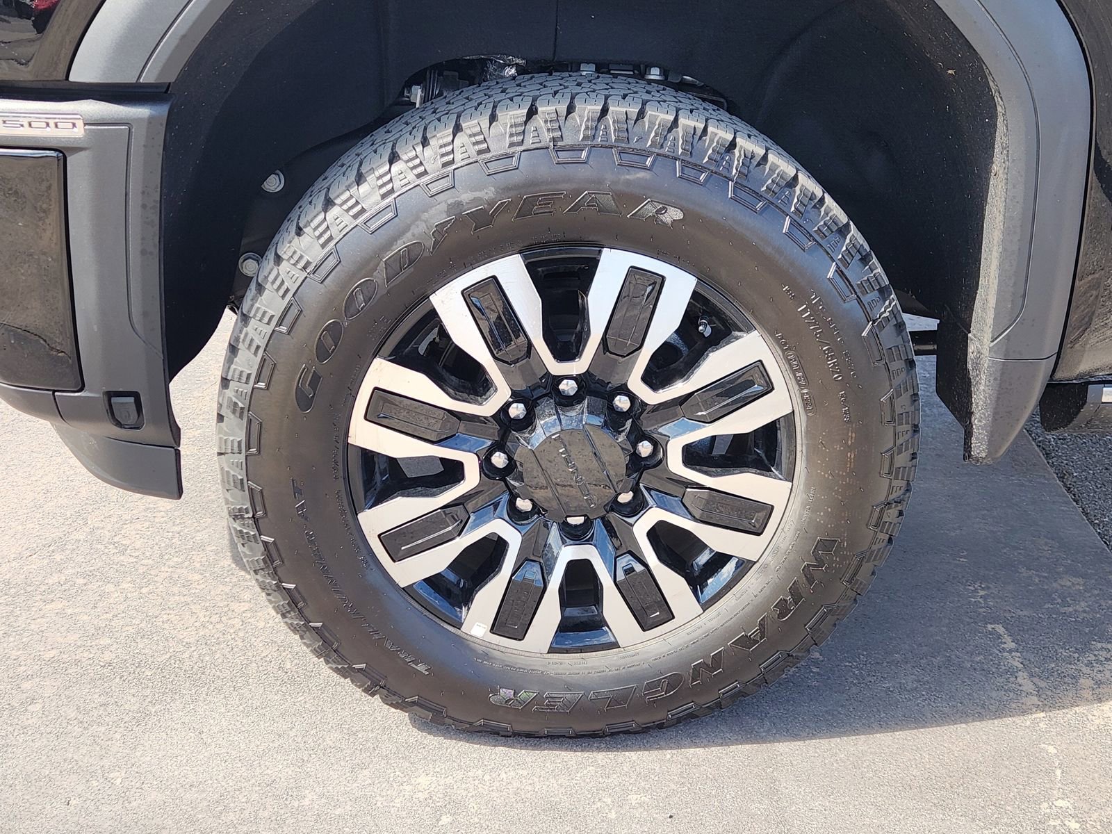 Certified 2025 GMC Sierra 2500 Denali Ultimate image 14