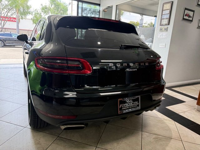 Used 2018 Porsche Macan AWD/4WD image 10