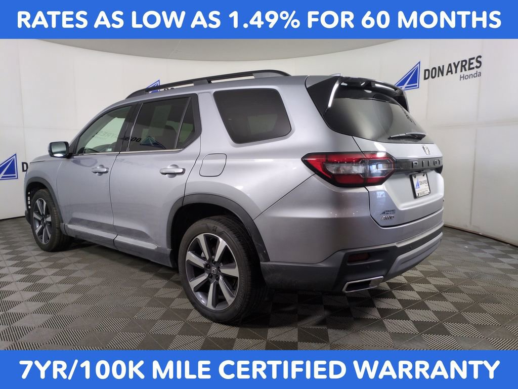 Used 2023 Honda Pilot Touring image 3