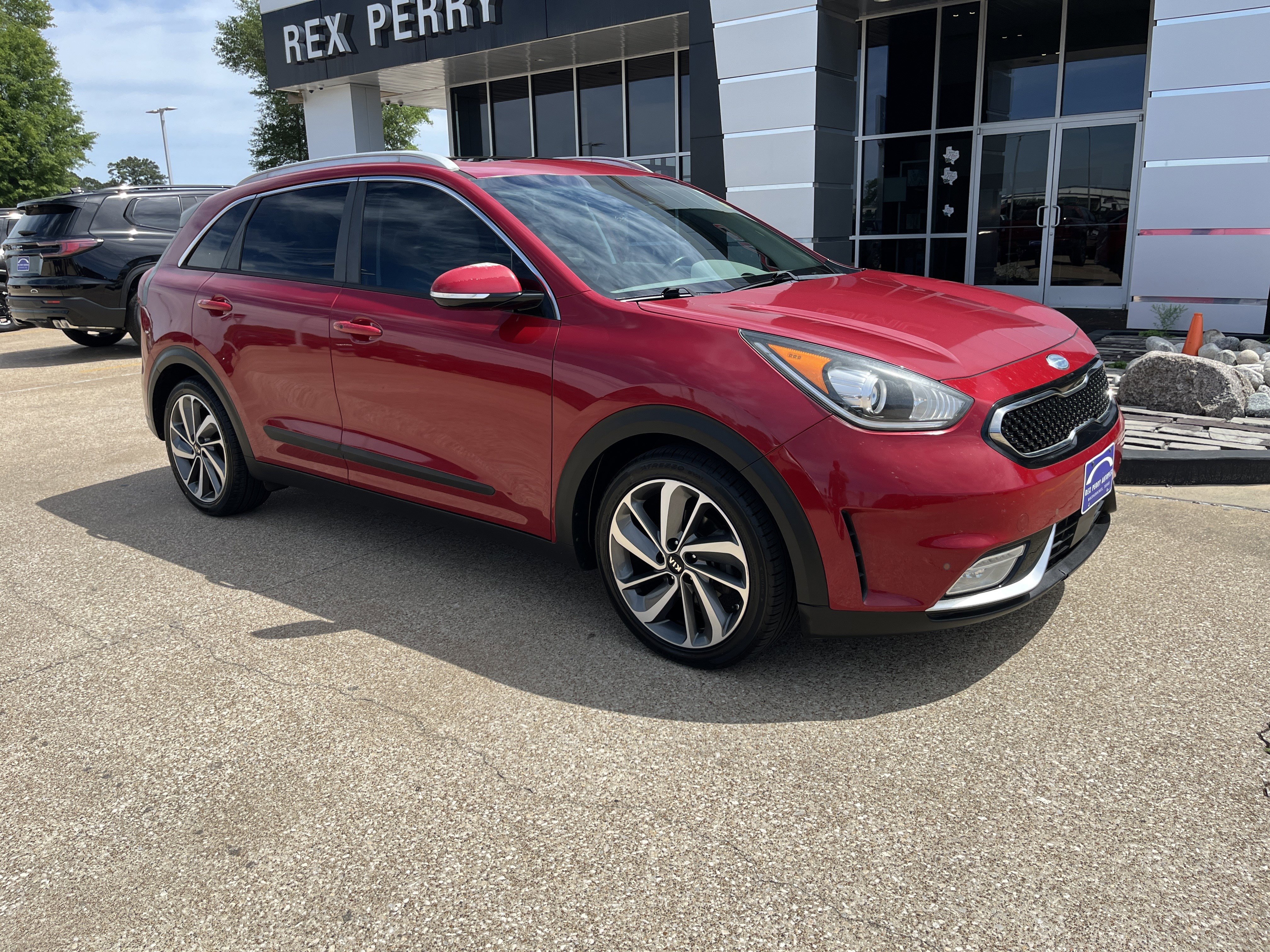 Used 2017 Kia Niro Touring w/ Advanced Technology Package image 2