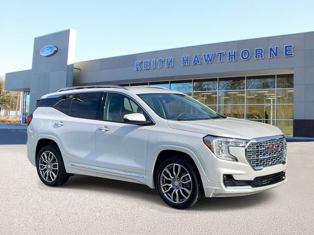 Used 2024 GMC Terrain Denali AWD/4WD image 1