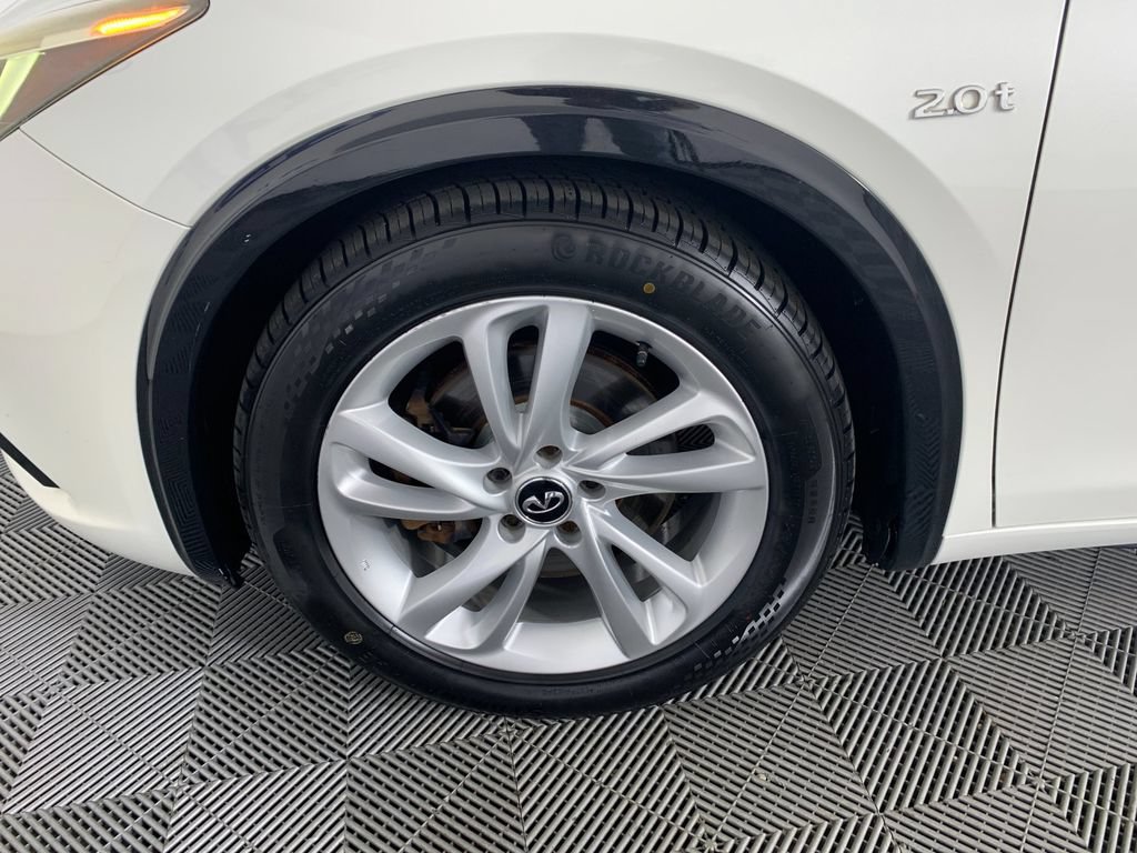 Used 2017 INFINITI QX30 w/ Cargo Package FWD image 11