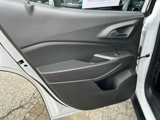 Used 2024 Chevrolet Trax ACTIV w/ Driver Confidence Package image 13