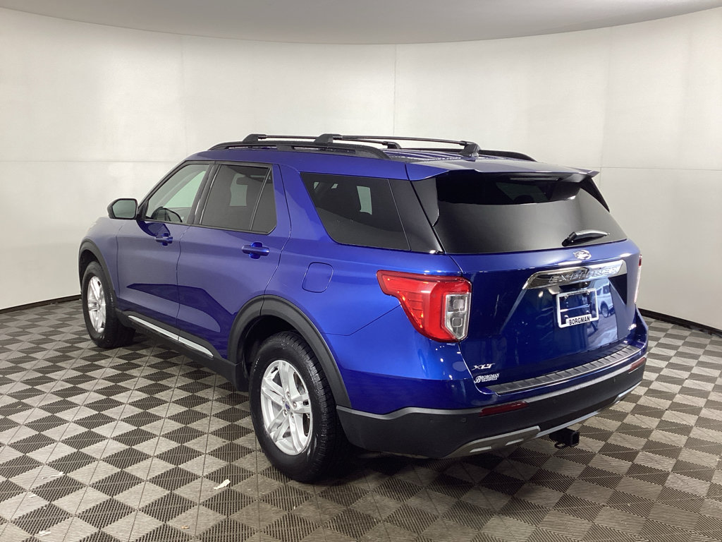 Used 2022 Ford Explorer XLT w/ Equipment Group 202A image 4