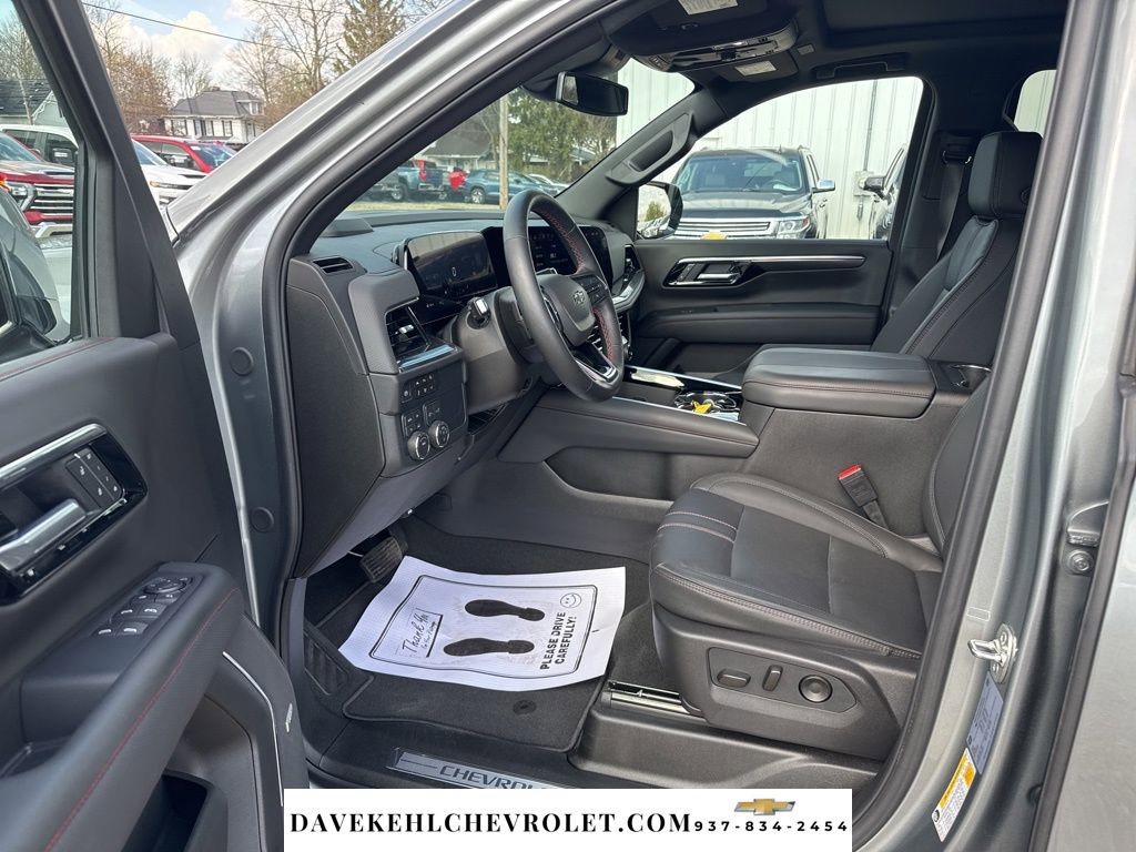 Used 2025 Chevrolet Suburban RST w/ Comfort Package image 17