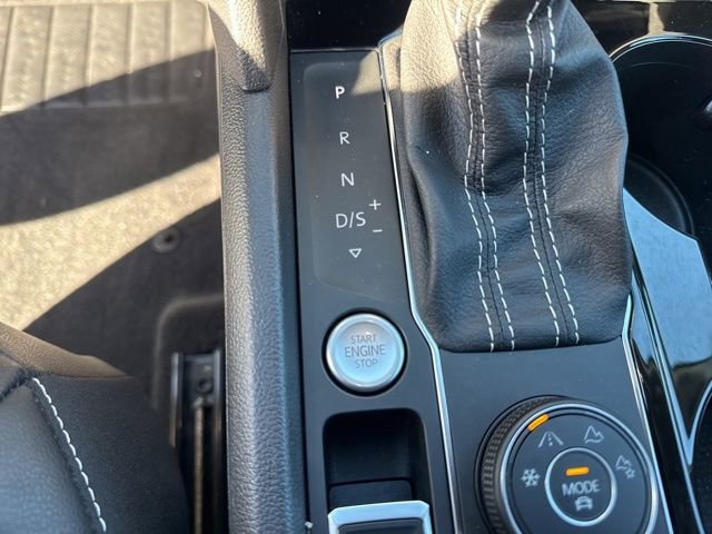 Used 2023 Volkswagen Atlas SEL R-Line image 15