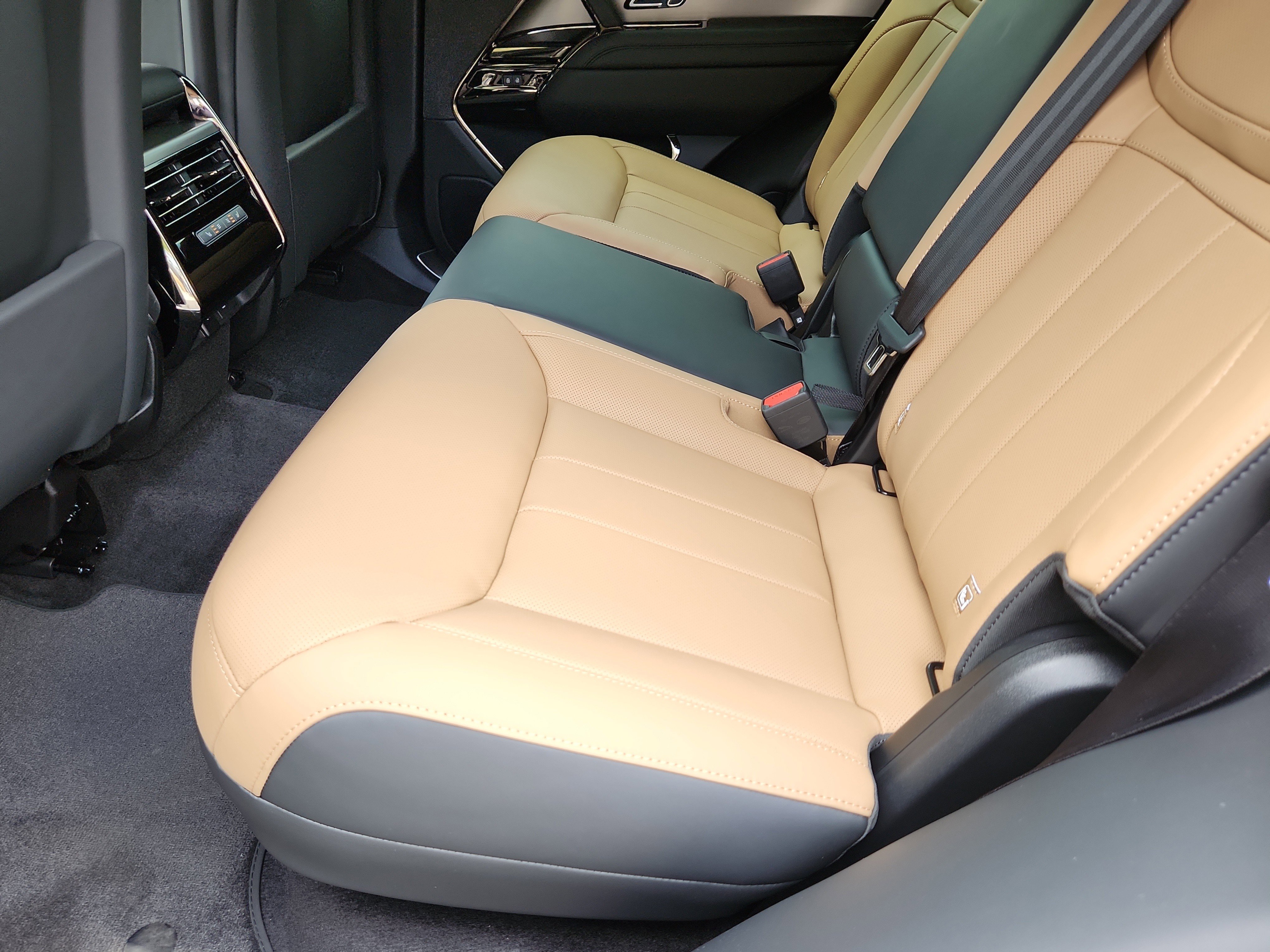 New 2025 Land Rover Range Rover Sport Dynamic SE image 13