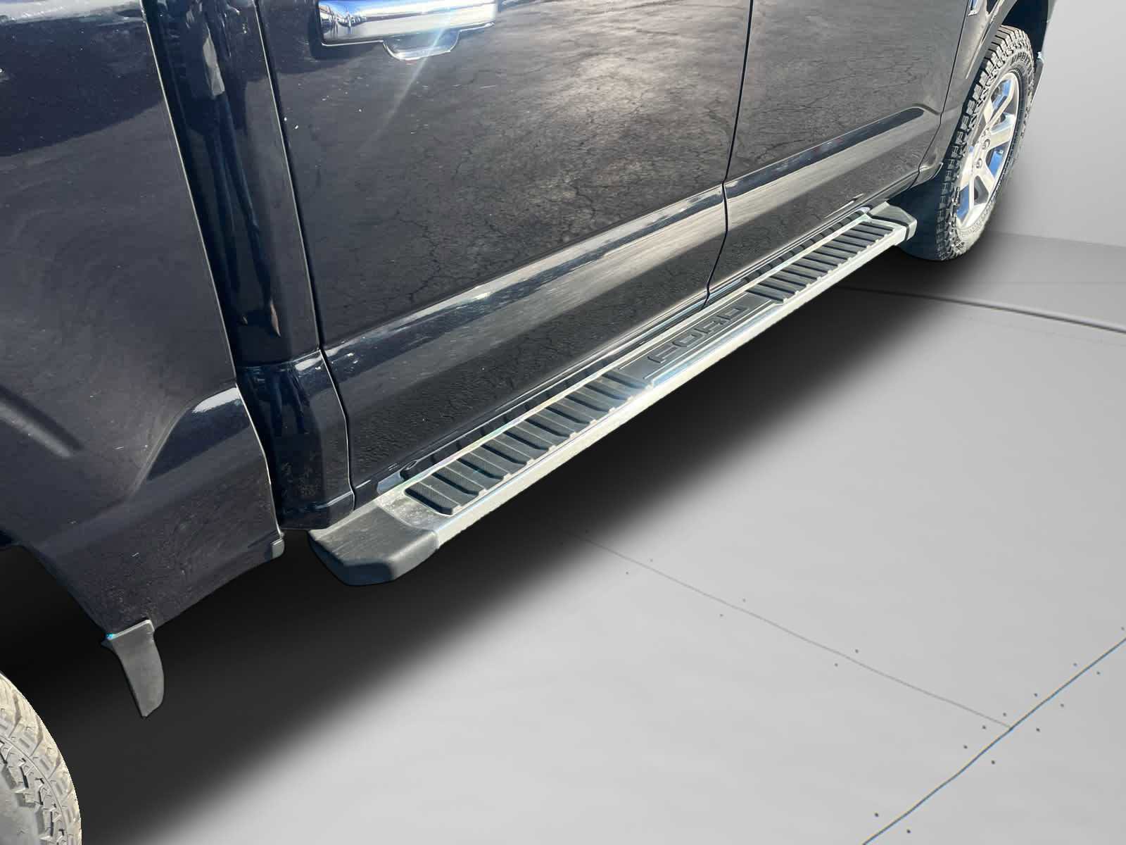 Used 2022 Ford F150 Lariat w/ Equipment Group 502A High image 9