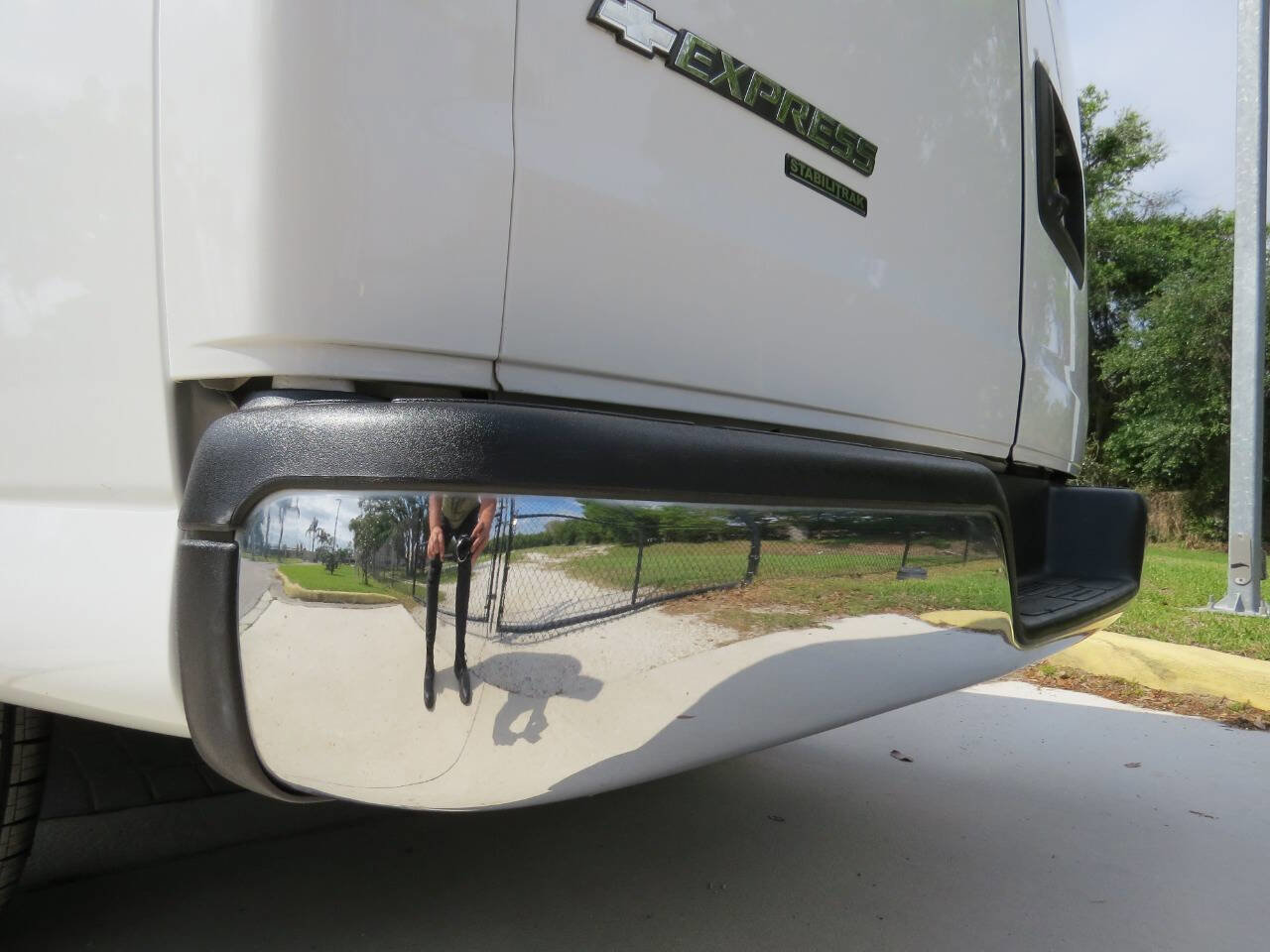 Used 2016 Chevrolet Express 3500 image 10