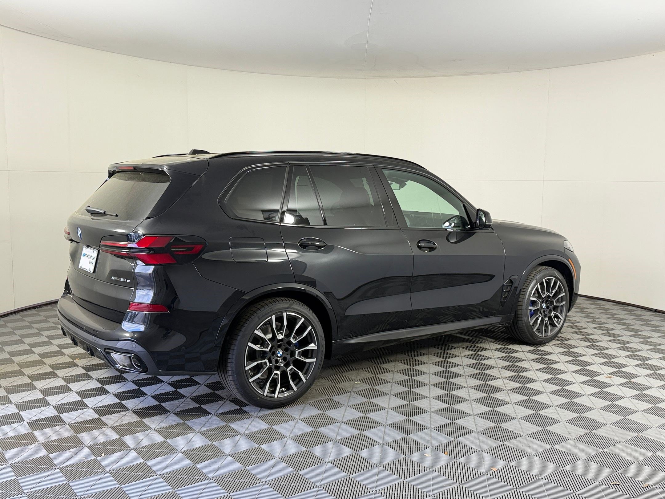 New 2026 BMW X5 xDrive50e w/ Executive Package image 9
