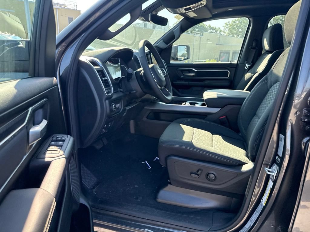 New 2026 RAM 1500 Big Horn AWD/4WD image 17
