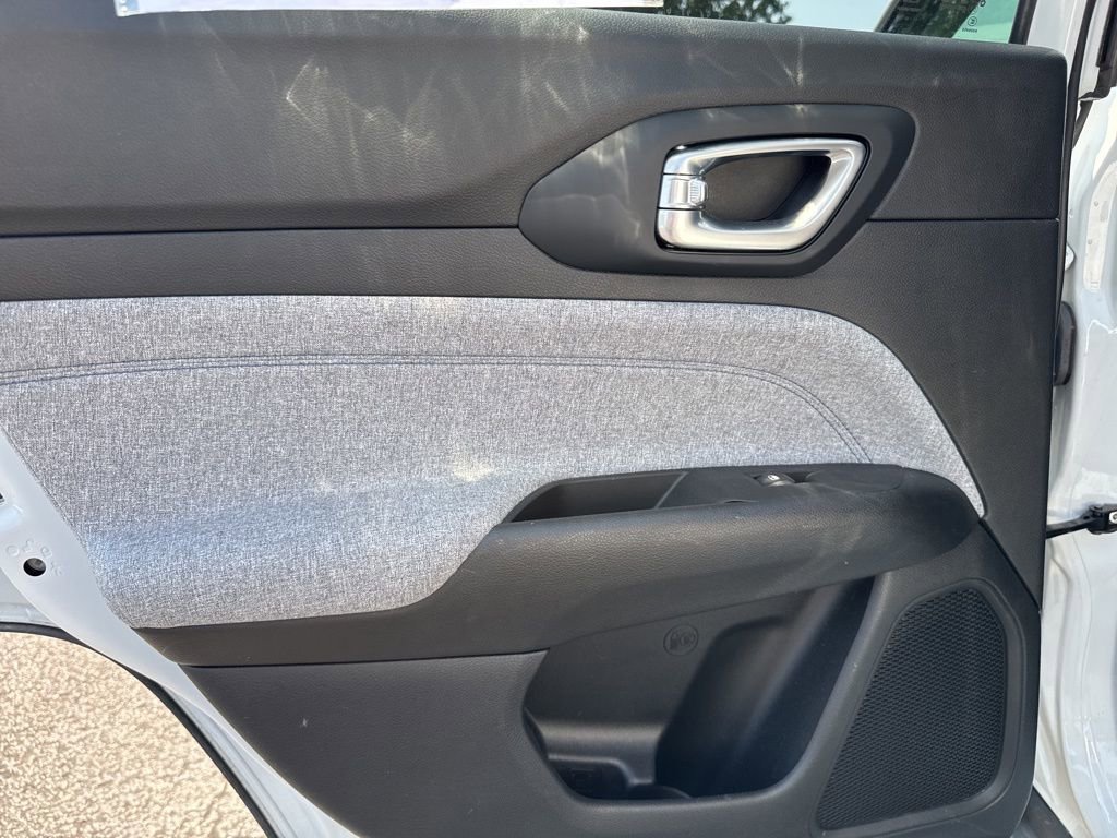 Used 2022 Jeep Compass Latitude image 46