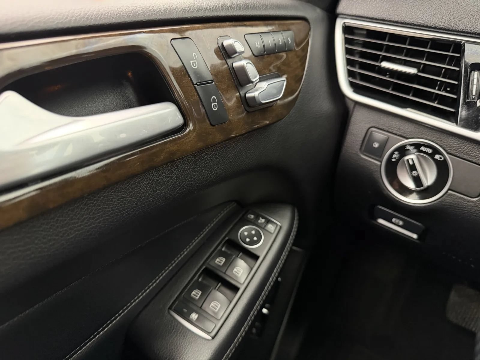 Used 2017 Mercedes-Benz GLS 450 4MATIC image 14