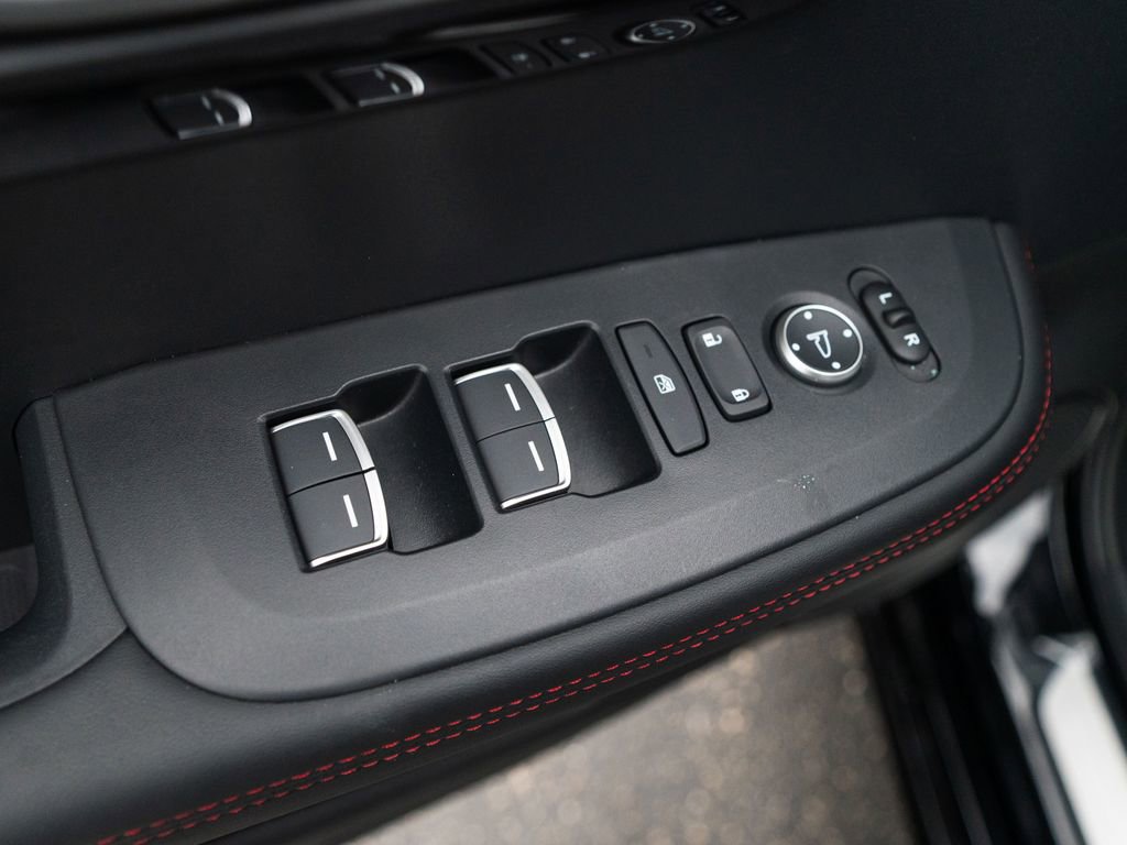 Certified 2025 Acura ADX A-Spec image 27