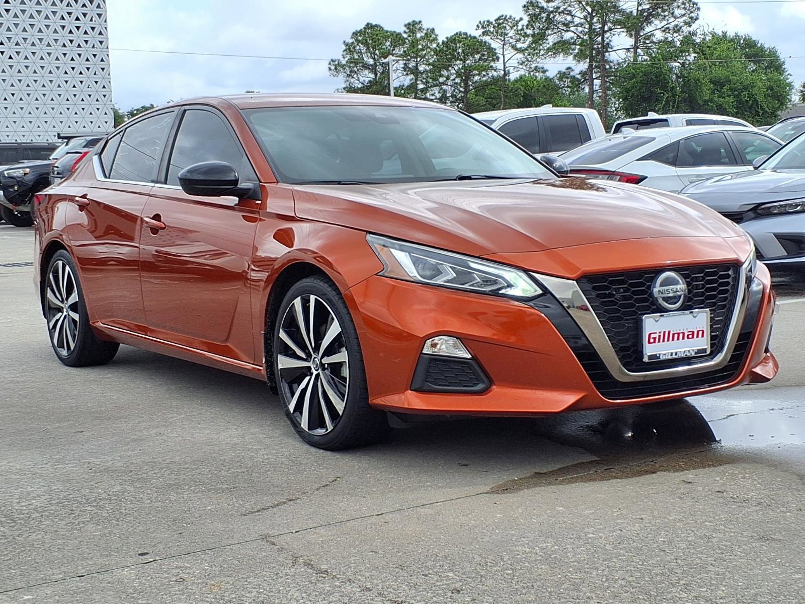 Used 2022 Nissan Altima 2.5 SR FWD image 2