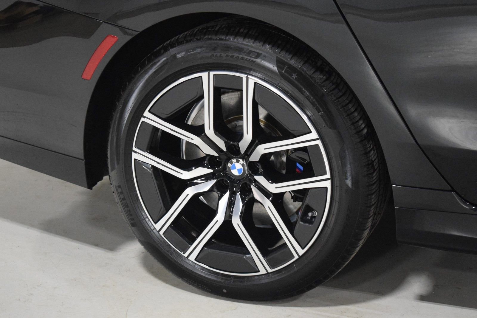 Used 2025 BMW 740i xDrive image 15