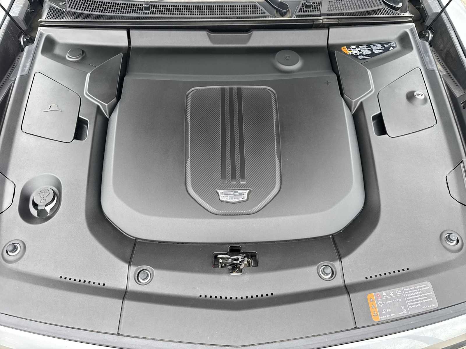 Certified 2024 Cadillac Lyriq Luxury AWD/4WD image 30