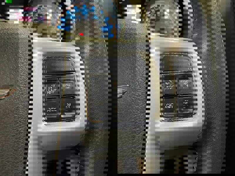 Used 2014 Chrysler Town & Country Touring-L w/ Driver Convenience Group image 12