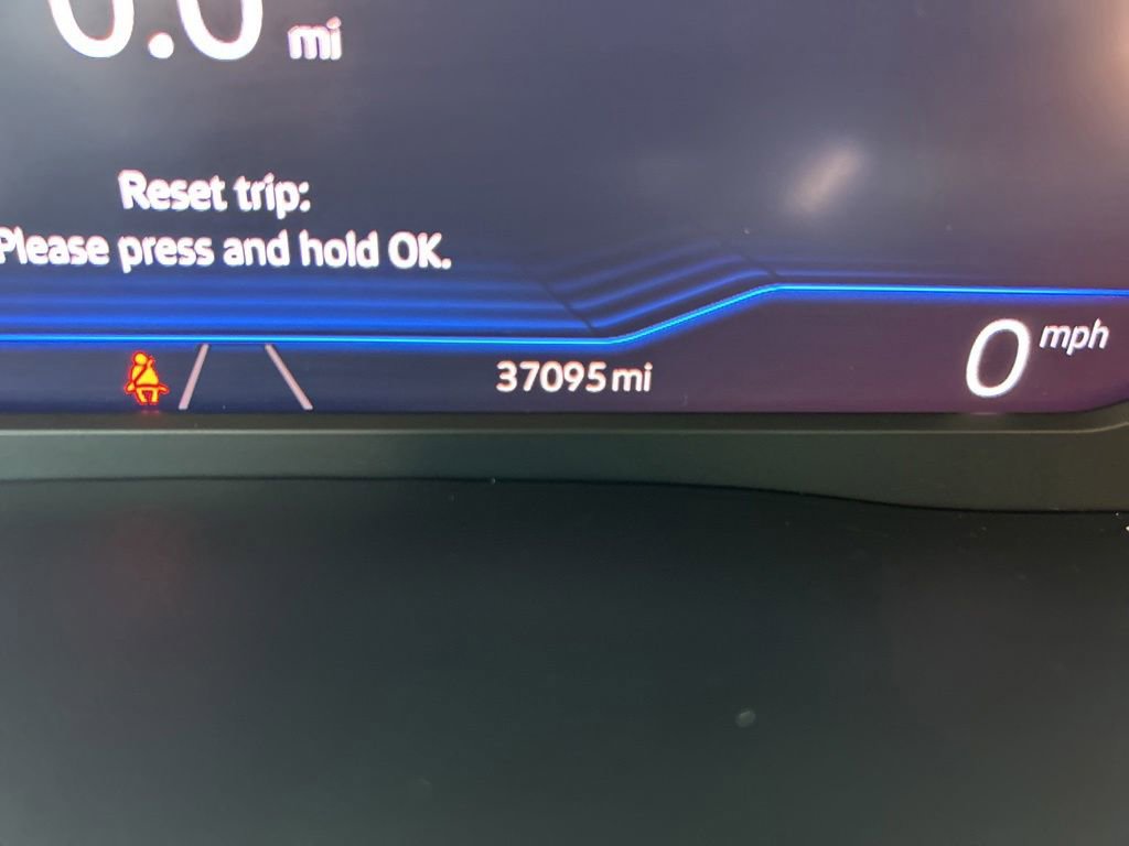 Used 2021 Volkswagen Atlas Cross Sport SEL R-Line FWD image 28