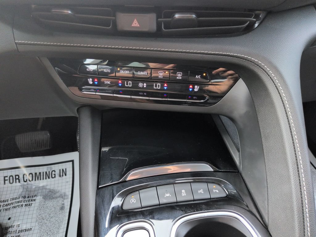 Used 2023 Buick Envision Avenir FWD image 18