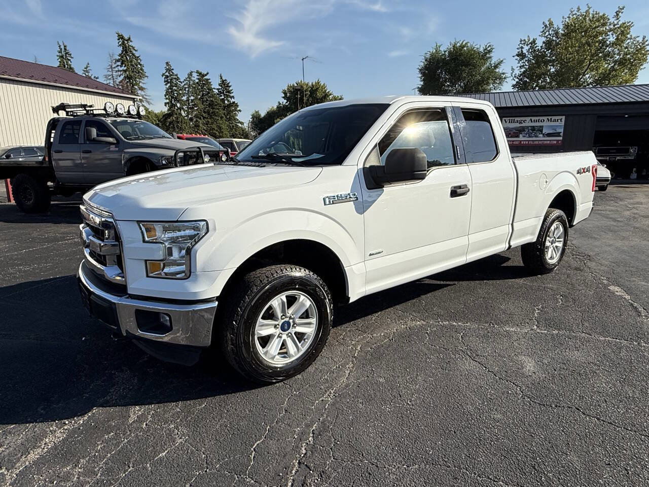 Used 2016 Ford F150 XLT image 1