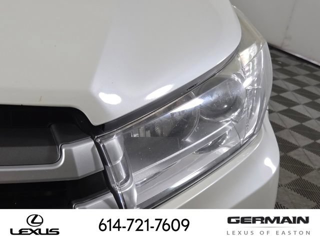 Used 2019 Toyota Highlander XLE AWD/4WD image 14