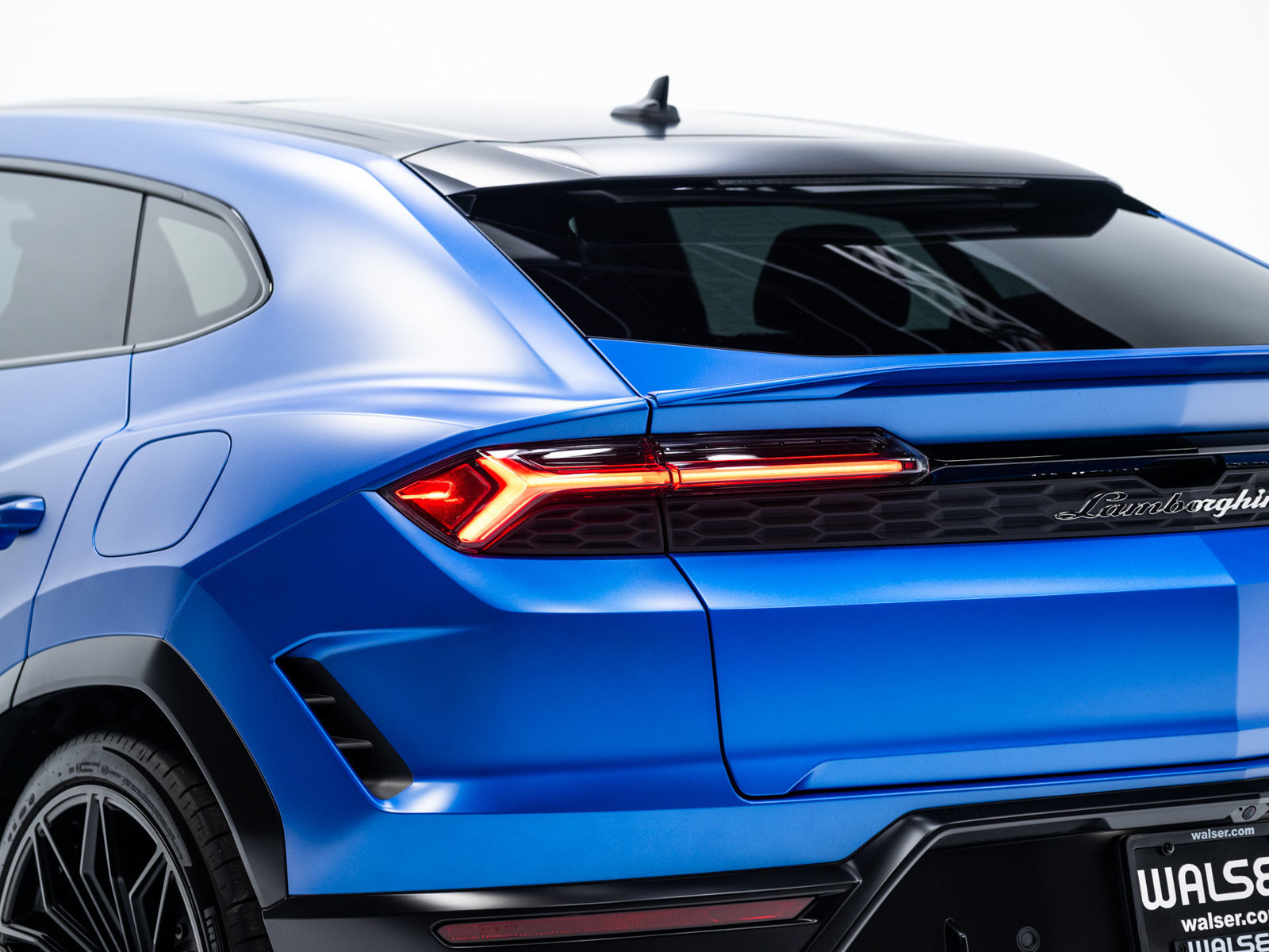 Used 2025 Lamborghini Urus SE AWD/4WD image 20