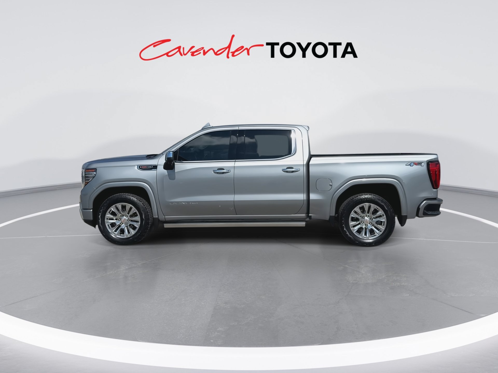 Used 2024 GMC Sierra 1500 Denali w/ Technology Package AWD/4WD image 5