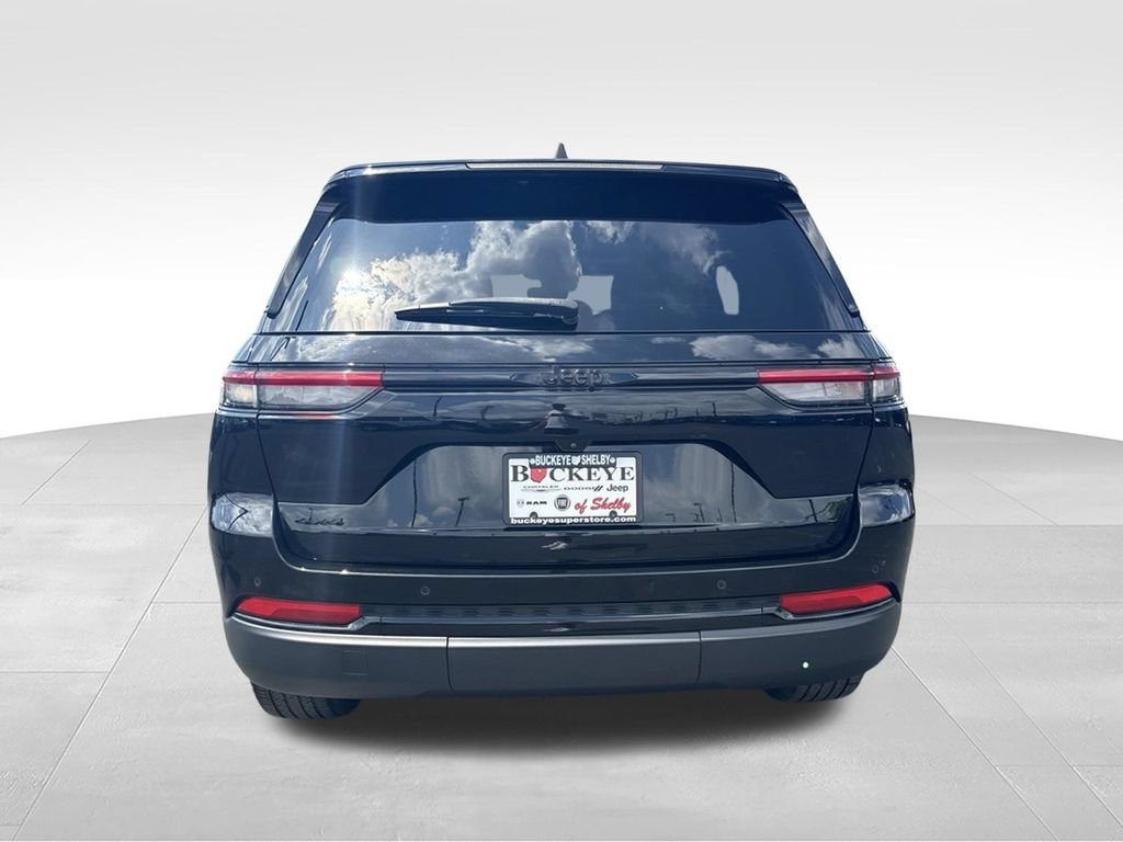 Certified 2023 Jeep Grand Cherokee Altitude AWD/4WD image 5