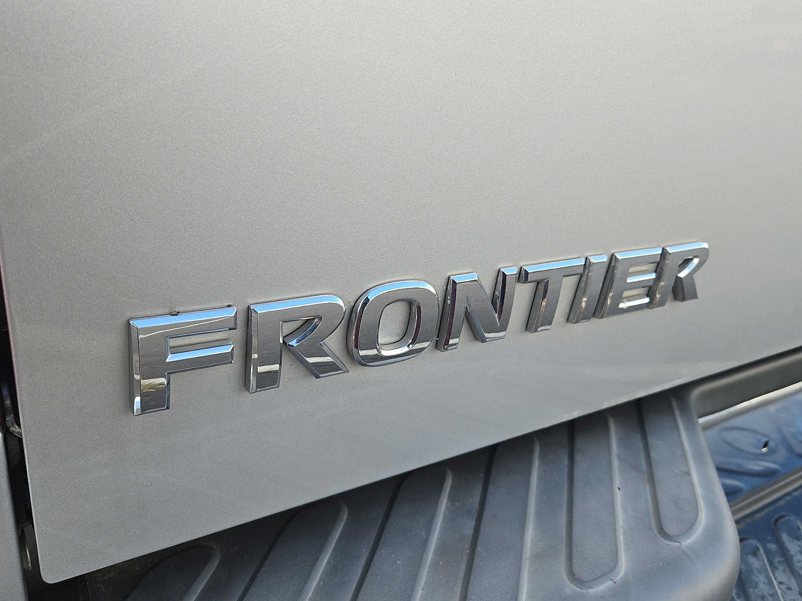 Used 2019 Nissan Frontier SL AWD/4WD image 30