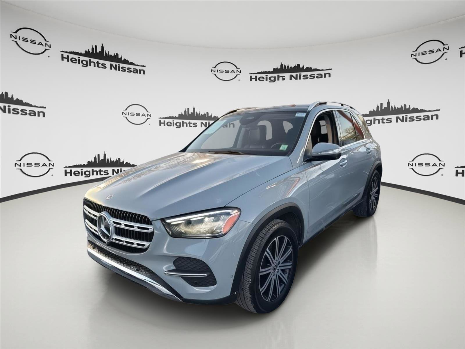 Used 2024 Mercedes-Benz GLE 450 4MATIC w/ Winter Package image 4