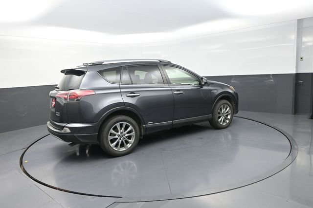 Used 2018 Toyota RAV4 Limited AWD/4WD image 7