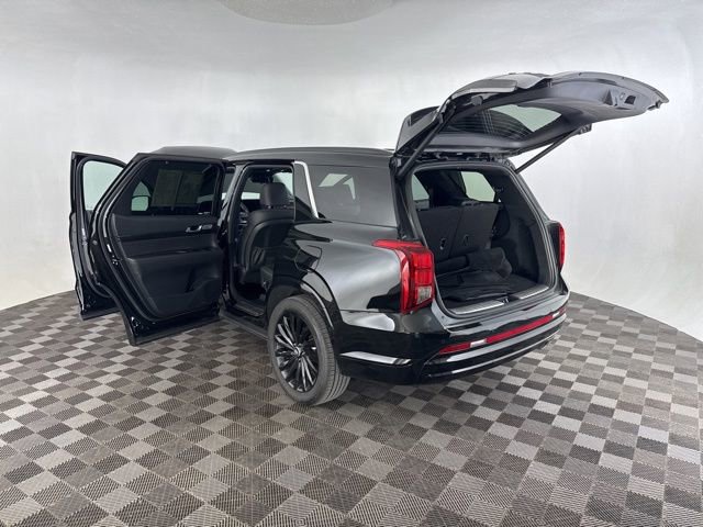 Used 2025 Hyundai Palisade Calligraphy image 17