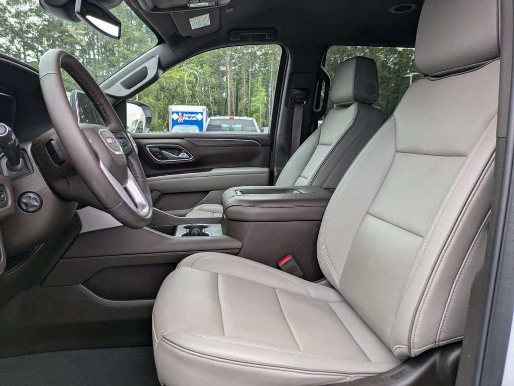 Used 2024 GMC Yukon SLT w/ SLT Luxury Package RWD image 14