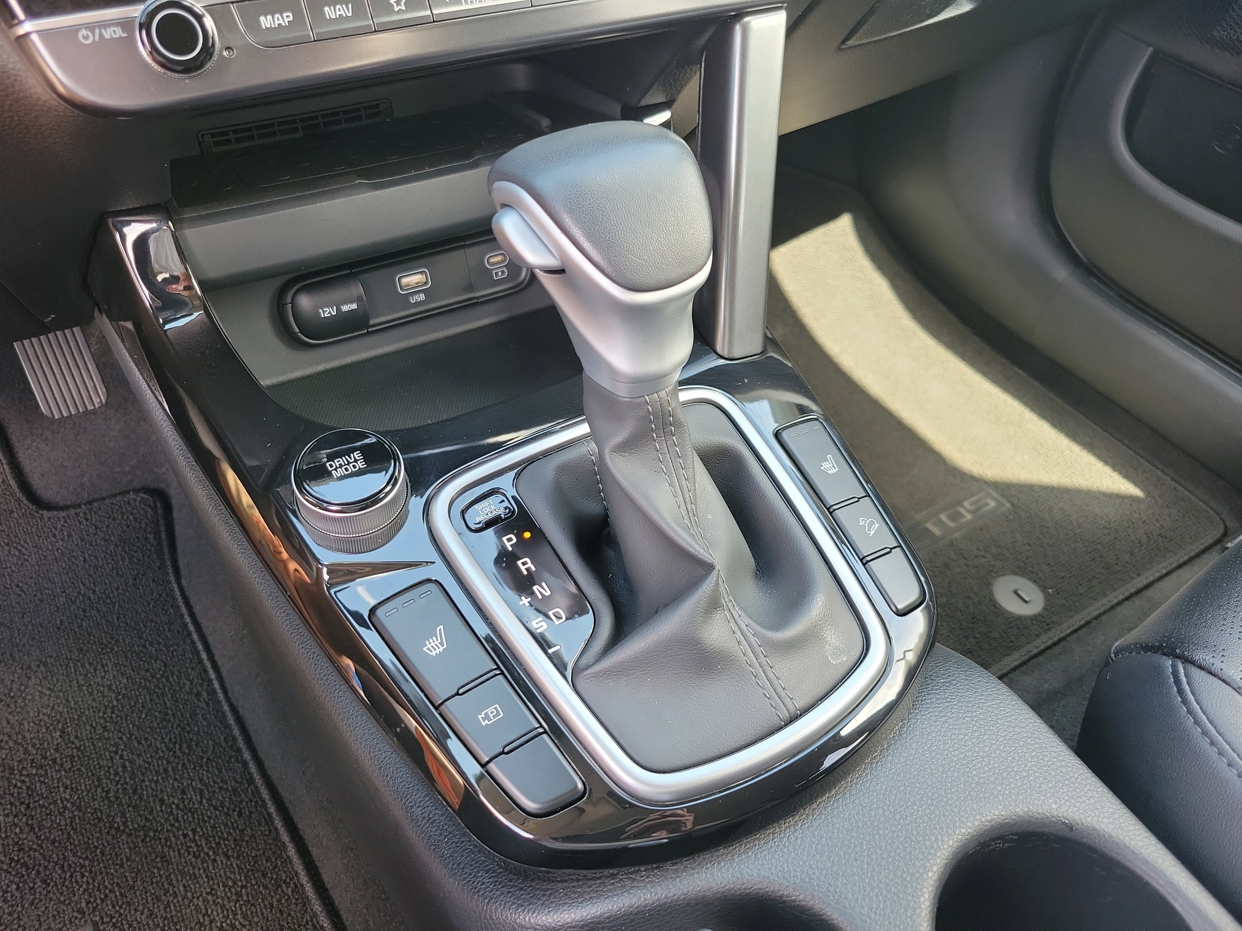 Used 2024 Kia Seltos EX image 12