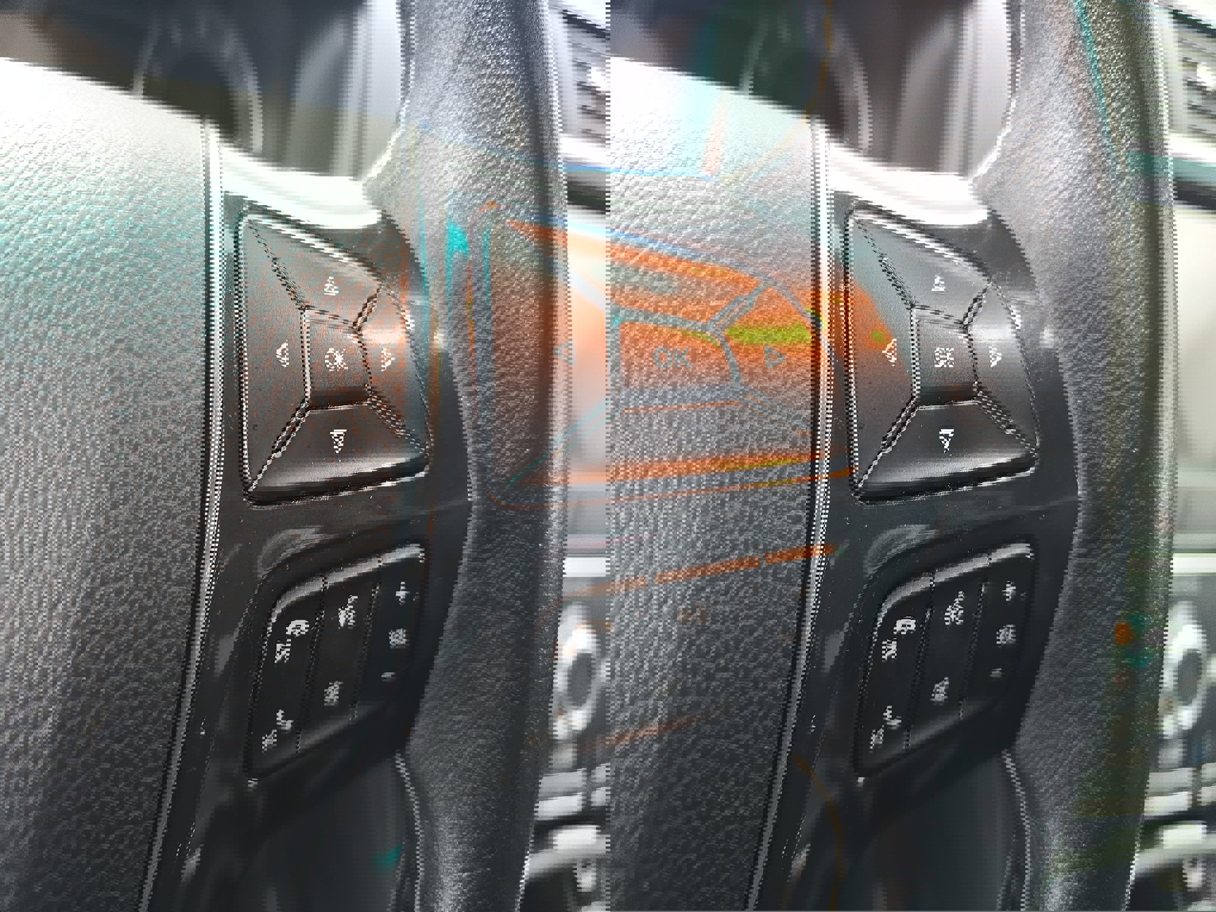 Used 2017 Ford Explorer Platinum image 19