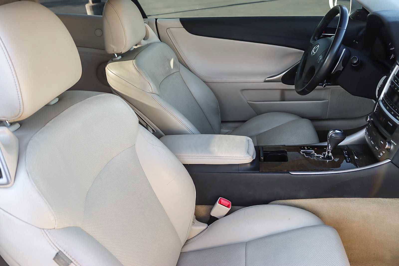 Used 2010 Lexus IS 250C image 15