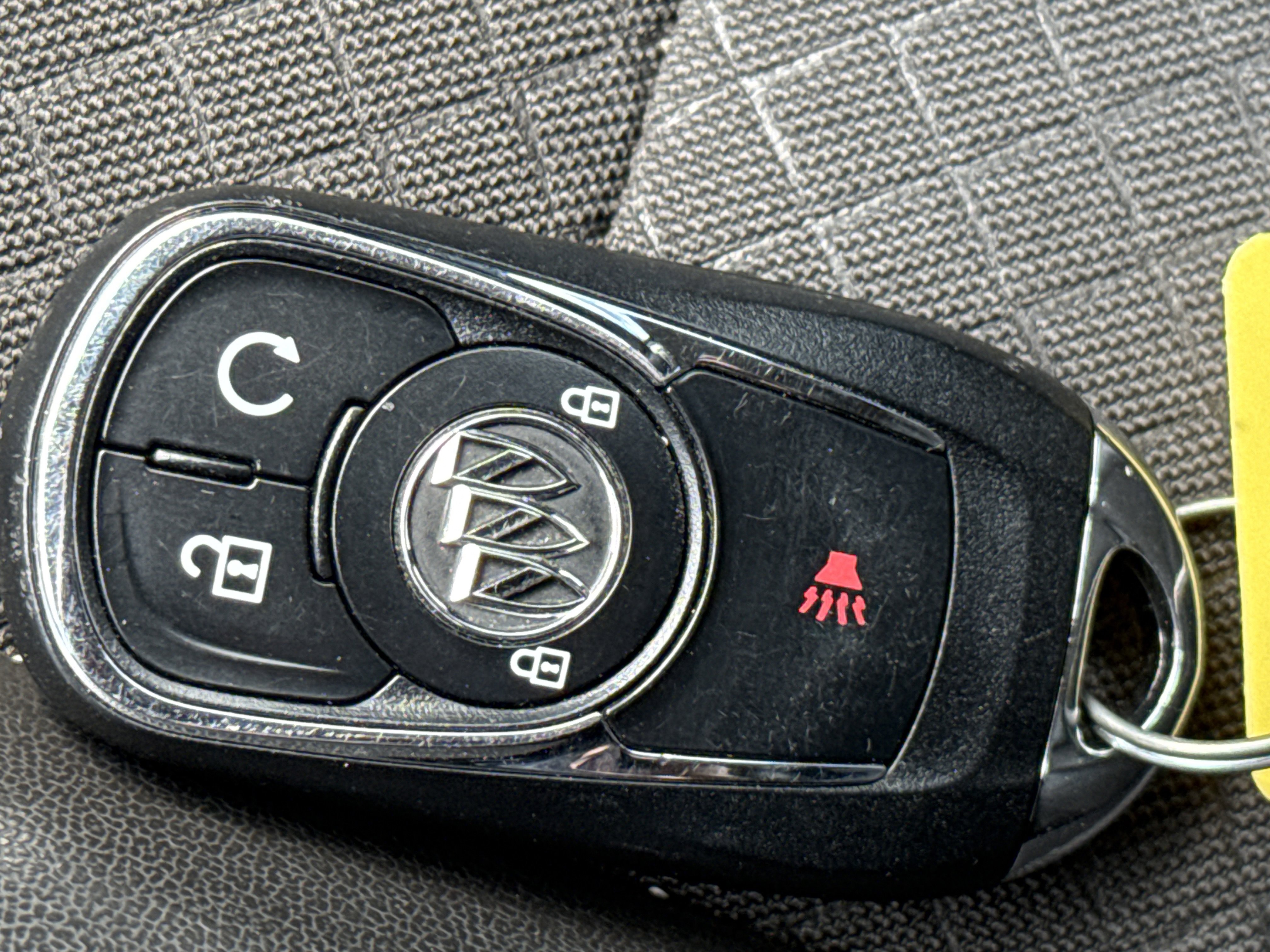 Used 2022 Buick Encore Preferred w/ Safety Package image 27