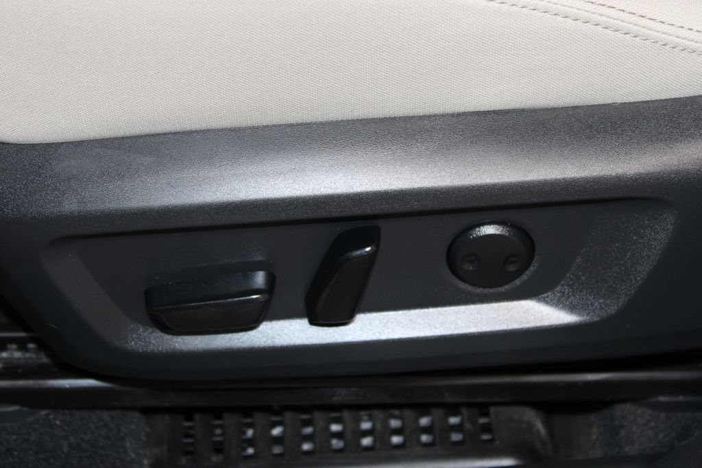 Used 2023 Nissan Rogue SV AWD/4WD image 18