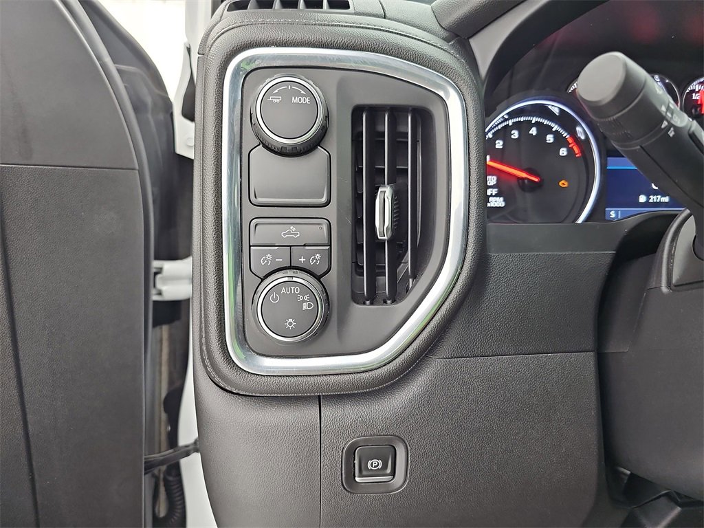 Used 2021 Chevrolet Silverado 1500 LT image 33