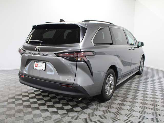 Certified 2026 Toyota Sienna XLE FWD image 6