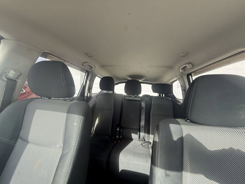 Used 2019 Nissan Pathfinder SV image 10