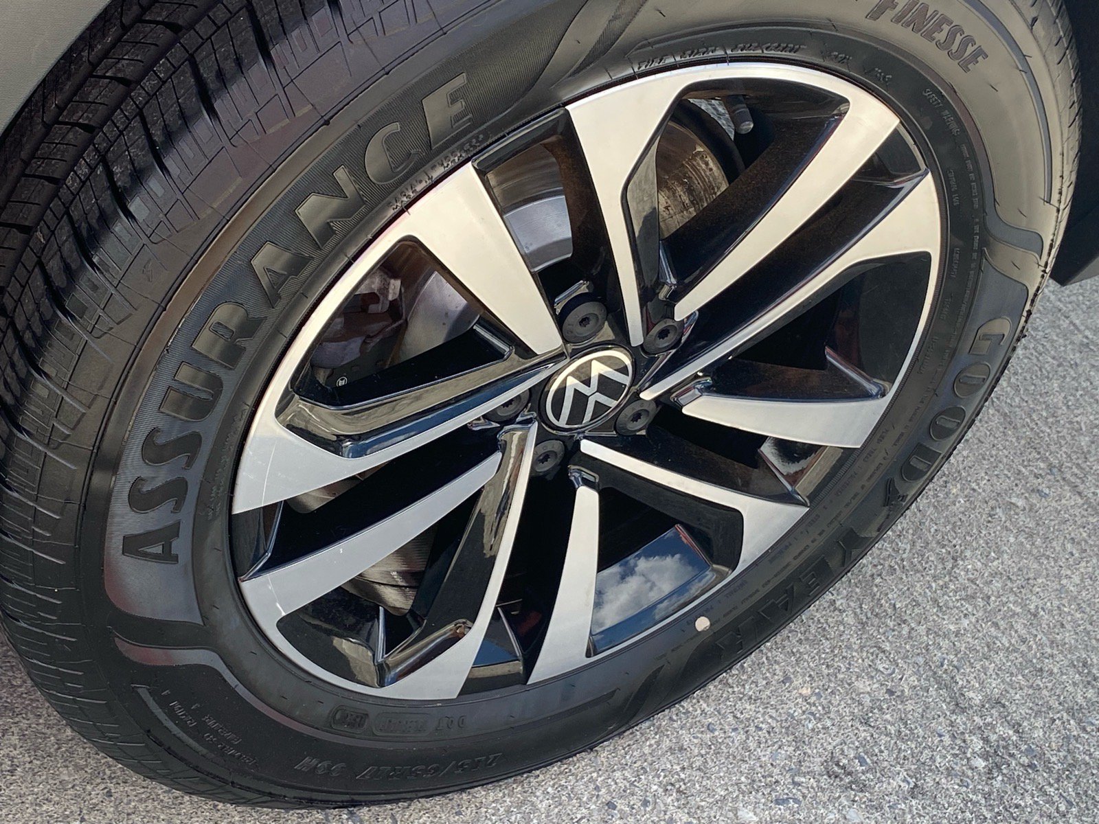 Certified 2023 Volkswagen Tiguan S w/ Driver Assistance Package AWD/4WD image 20