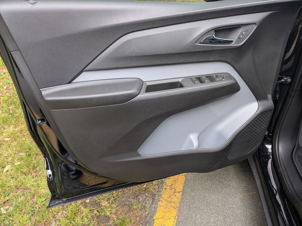 New 2027 Chevrolet Bolt RS FWD image 9