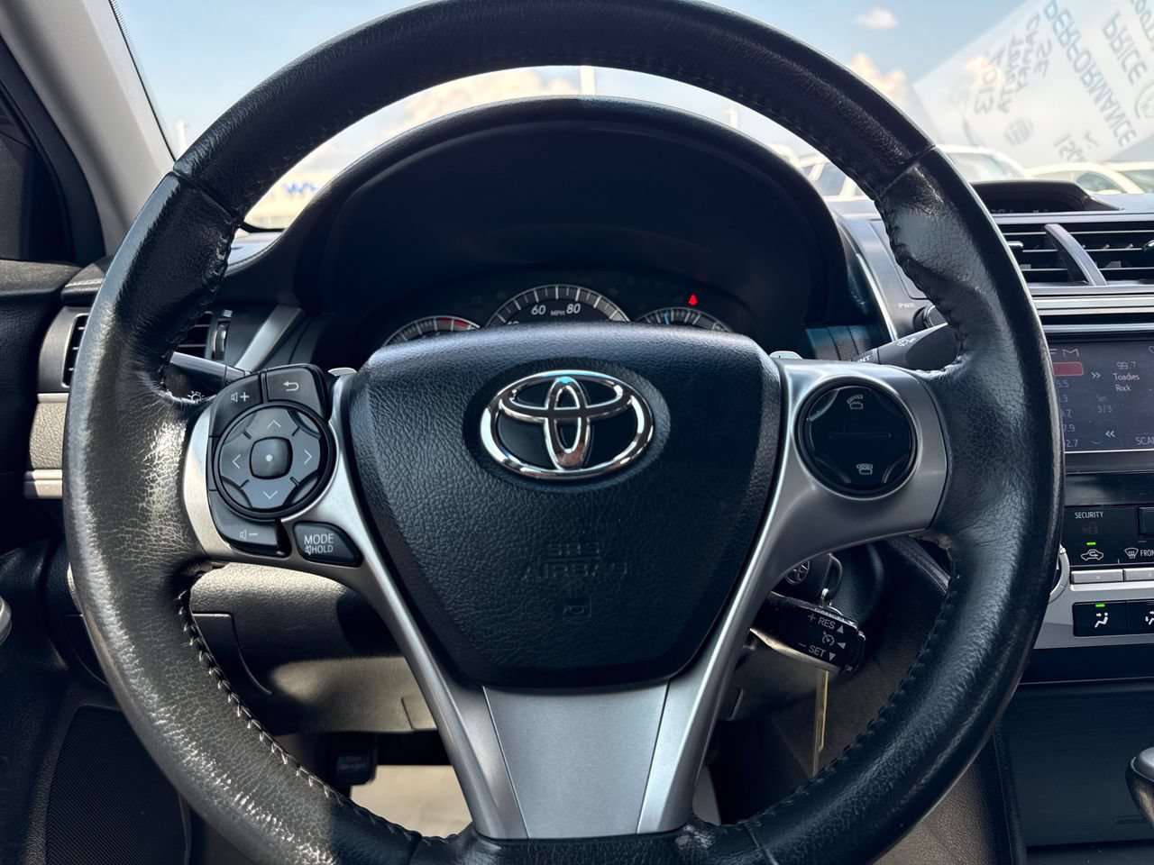 Used 2013 Toyota Camry SE FWD image 16