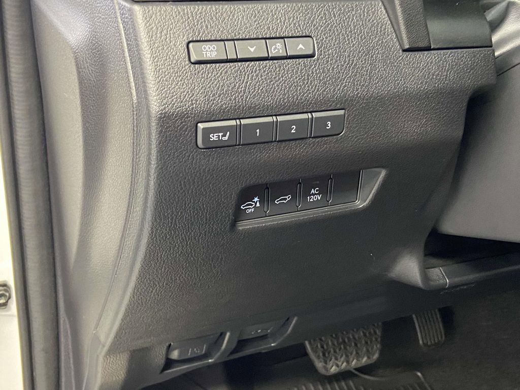 Used 2024 Lexus GX 550 w/ Accessory Package (2T) AWD/4WD image 23