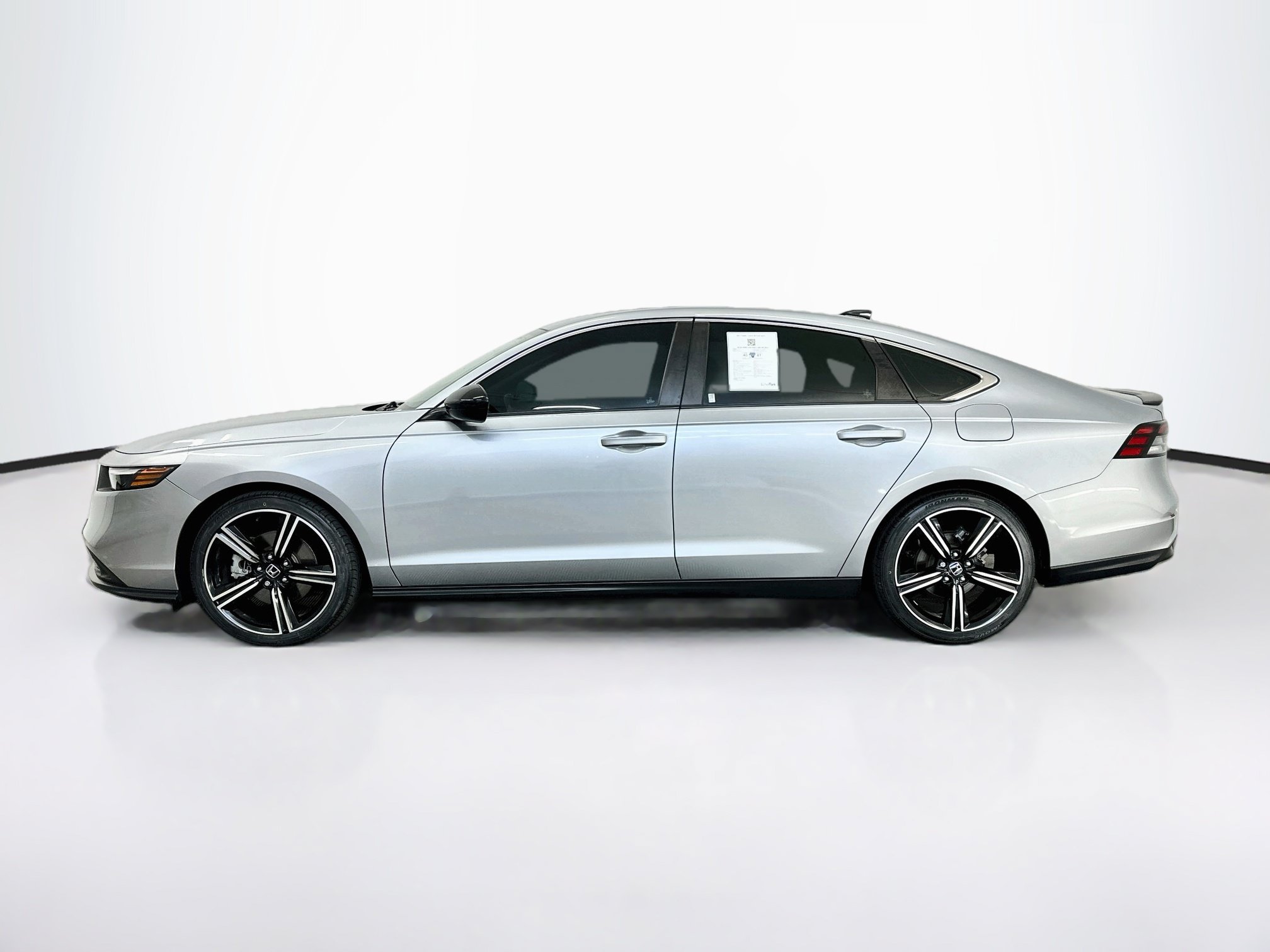Used 2023 Honda Accord Sport image 4
